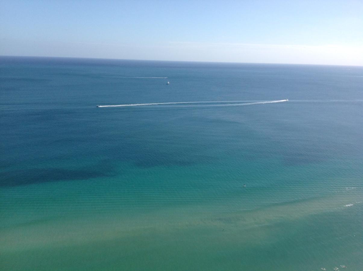 Contemporary Beach Resort Condos Dania Beach Exterior foto